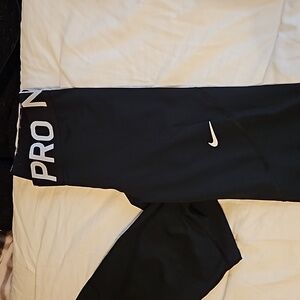 Women's Small Black Nike Pro Leggings